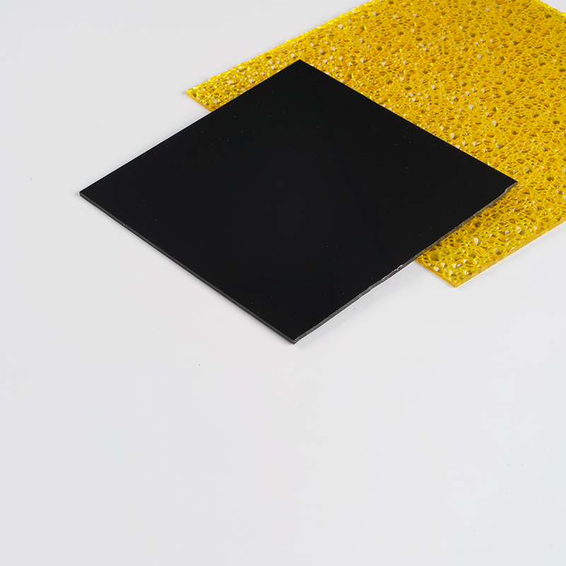 Polycarbonate solid sheet